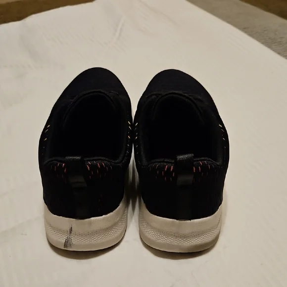 Skechers Black Sneakers with Breathable Mesh and Light Sole - Picture 3 of 9